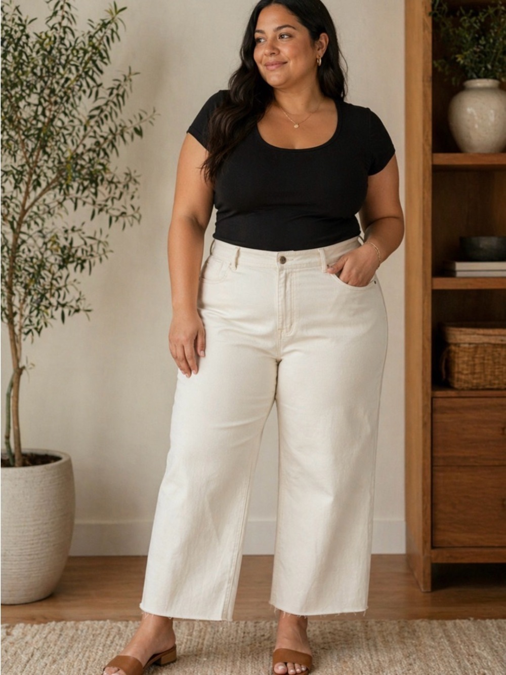 Black Tape ivory off white pants. Women’s plus size 20, raw hem. EC